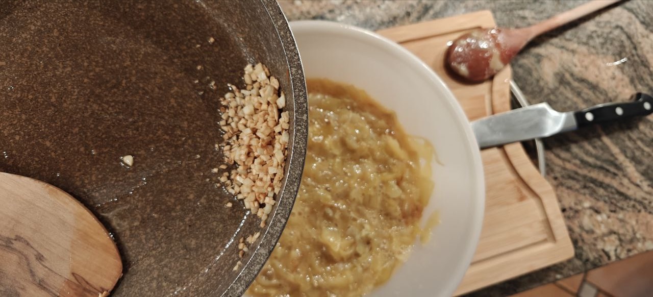 avoid burning the garlic