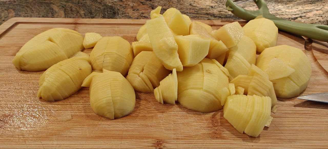 cut potatoes